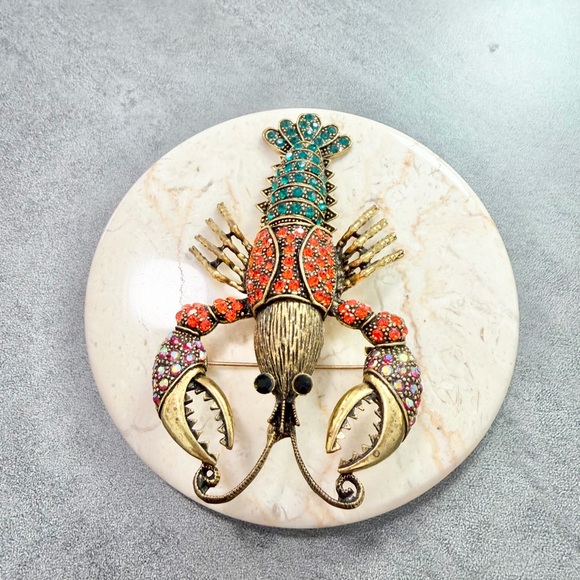 Large Articulated Lobster Brooch In Green And Red Rhinestone Antique Gold Tone - Picture 2 of 6